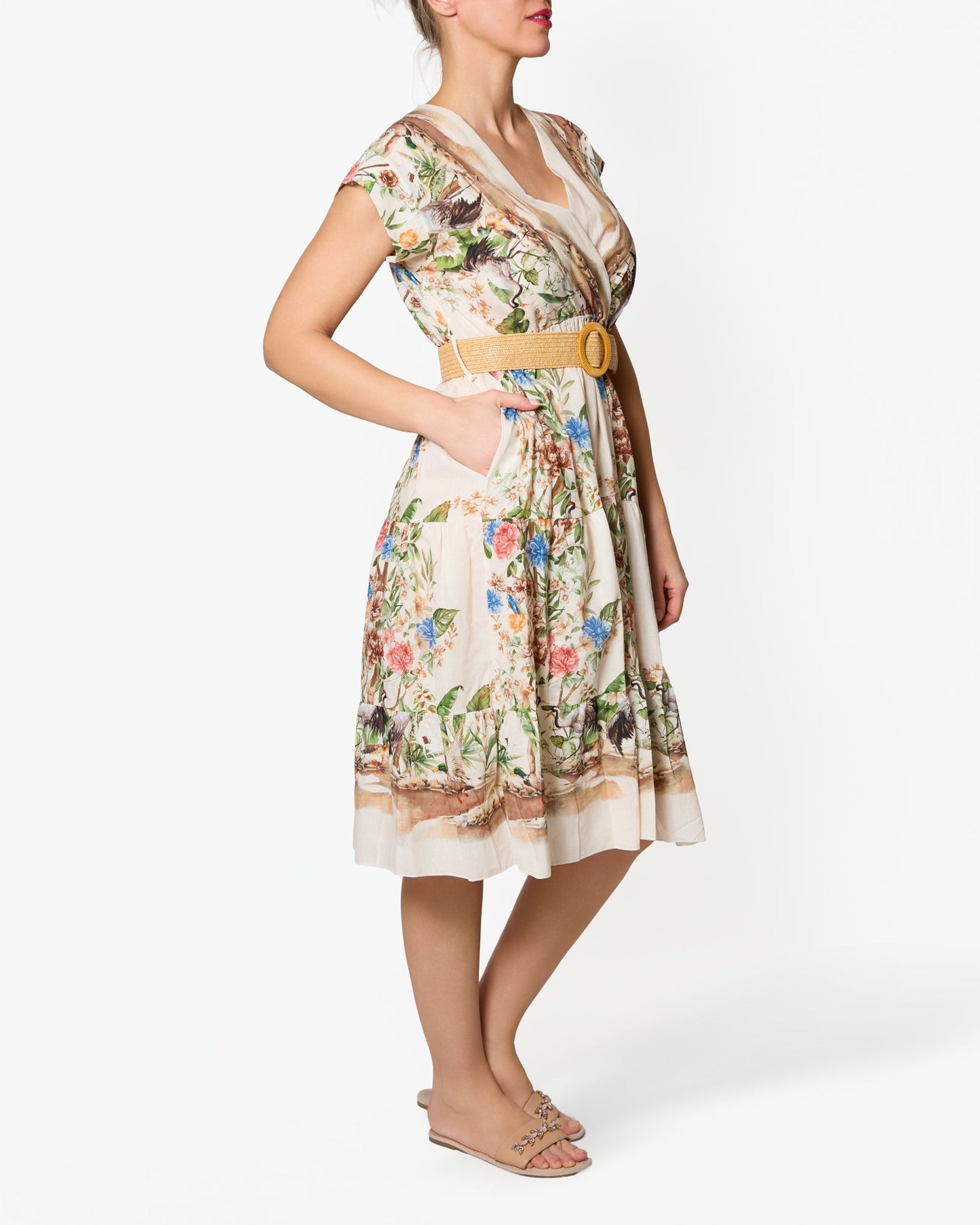 Robe florale campagne ceinturée à manches courtes
