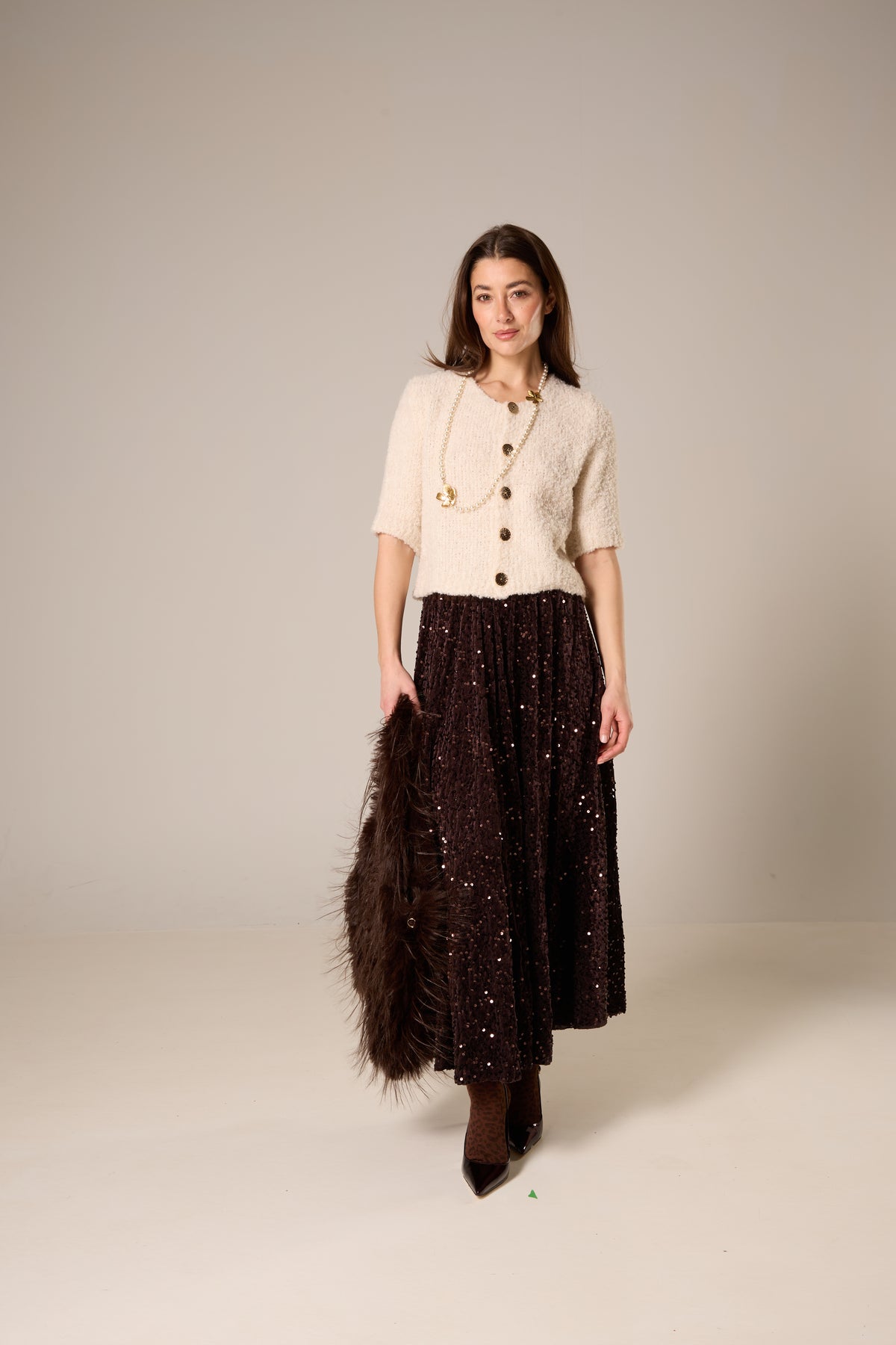 Cardigan en chenille lait de poule à manches courtes et boutons dorés