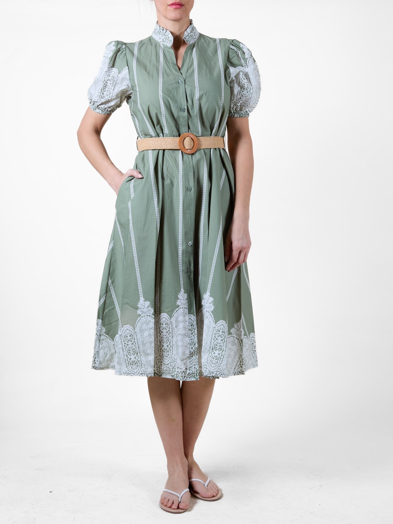 Robe-chemise à motifs de palmiers avec ceinture tressée