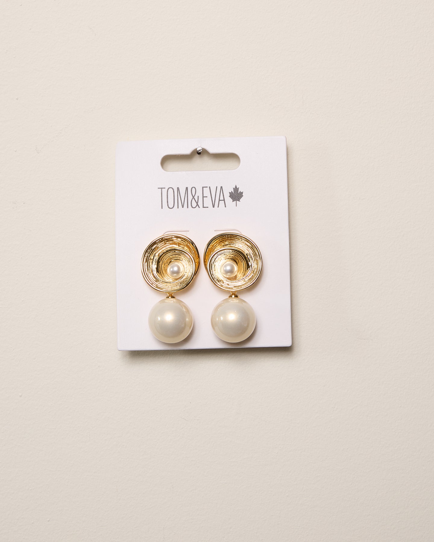 Gold Clam Shell Pearly Dangle Earrings