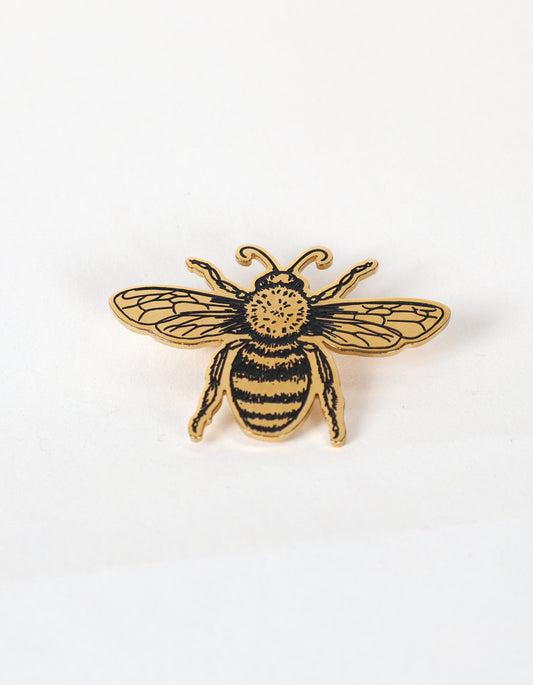 Elegant Bee Brooch in Gold