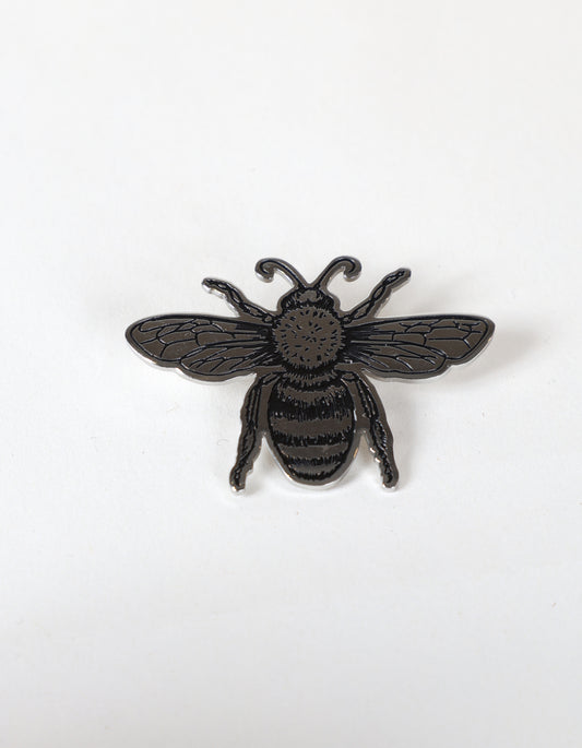 Elegant Bee Brooch in Silver