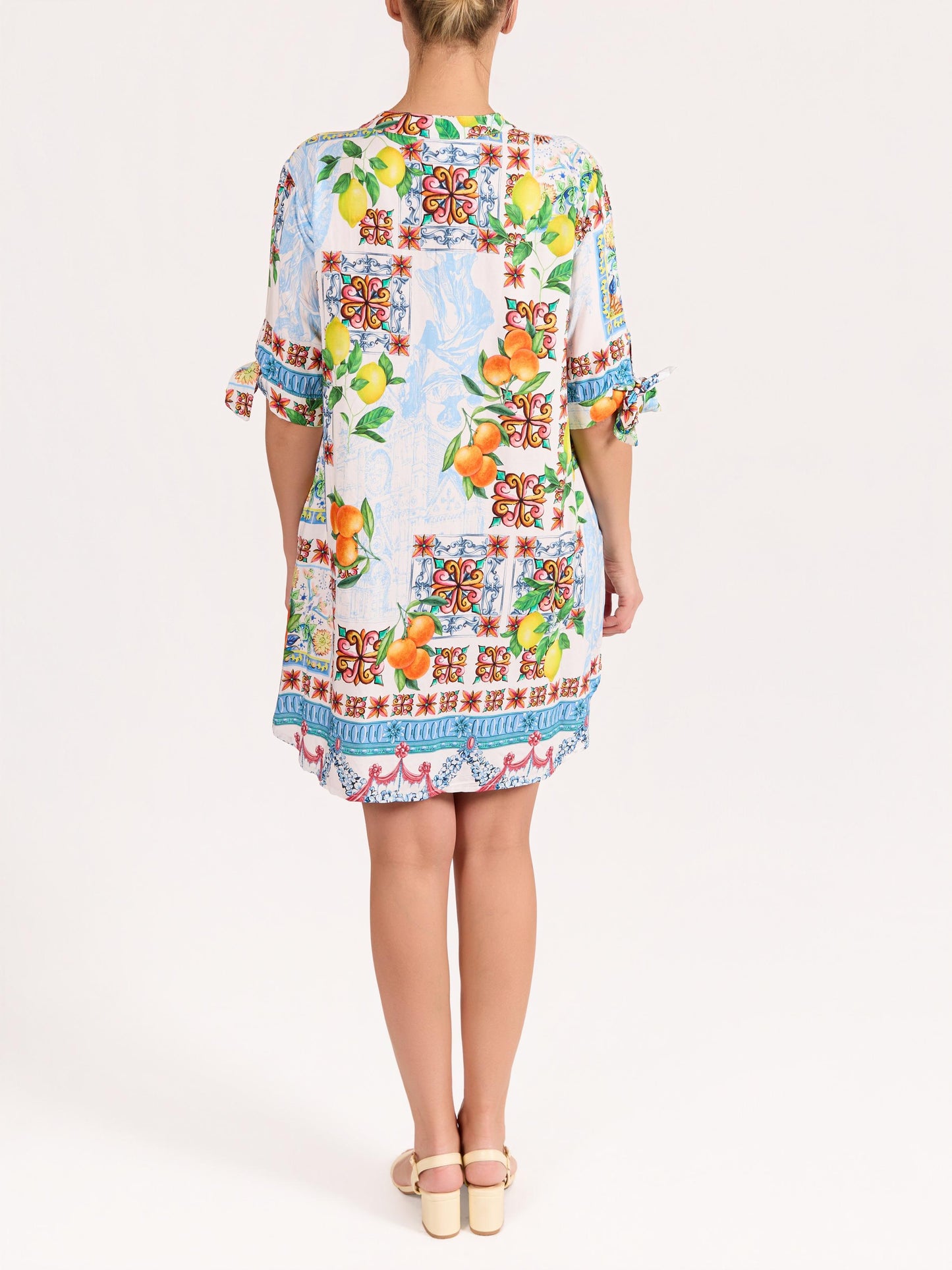 Robe à patte de boutonnage avec manches nouées imprimé oranges et citrons