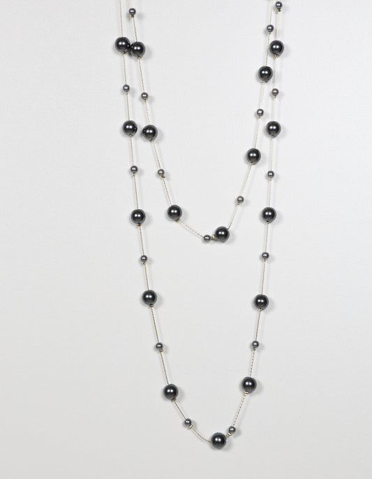 Chain Necklace with Mixed Large and Small Pearls in Dark Grey