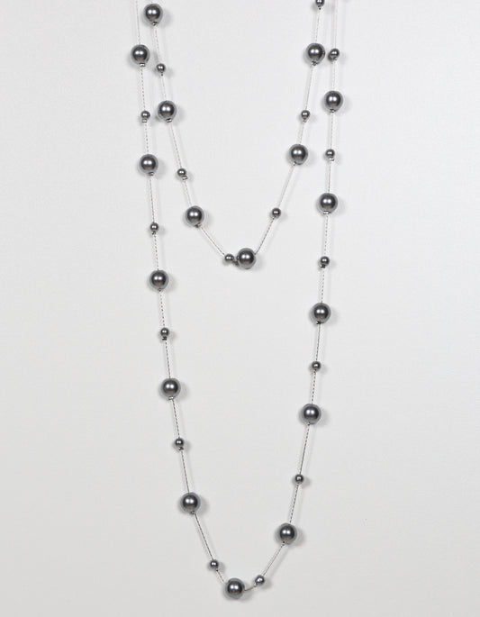 Chain Necklace with Mixed Large and Small Pearls in Light Grey