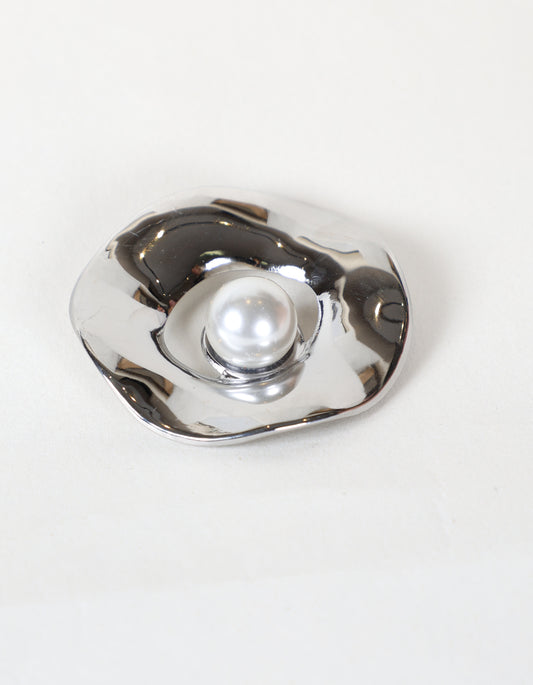 Sculptural Pearl Brooch in Silver