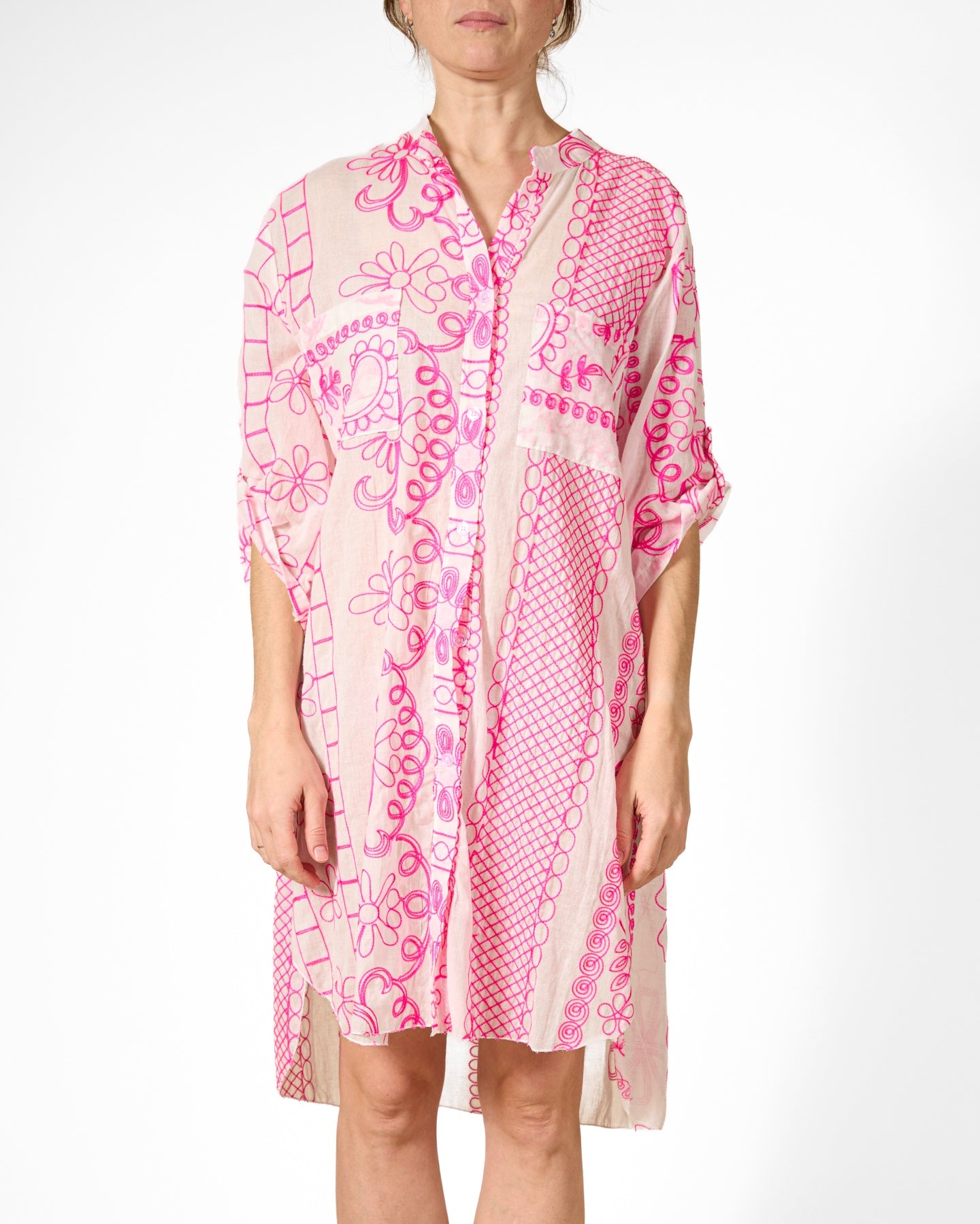 Chemise à manches roulées et boutons devant avec broderie Cerise